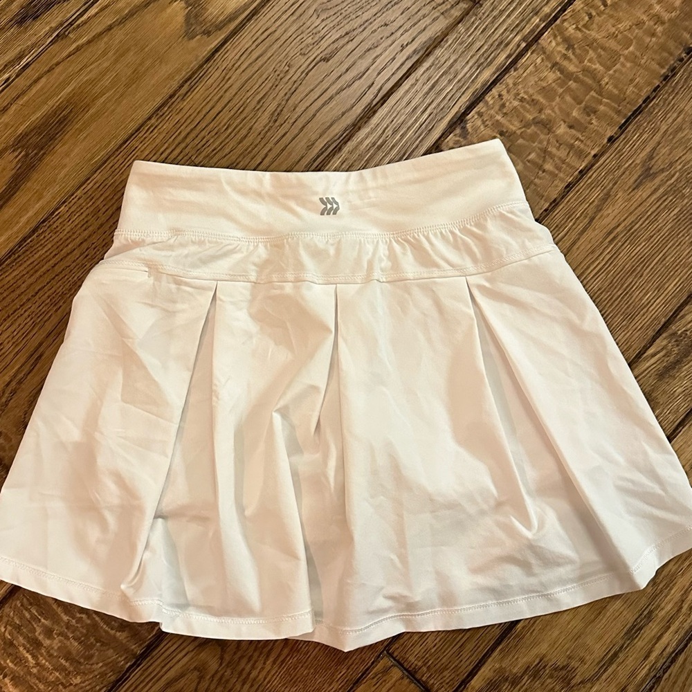 kids L white athletic skort